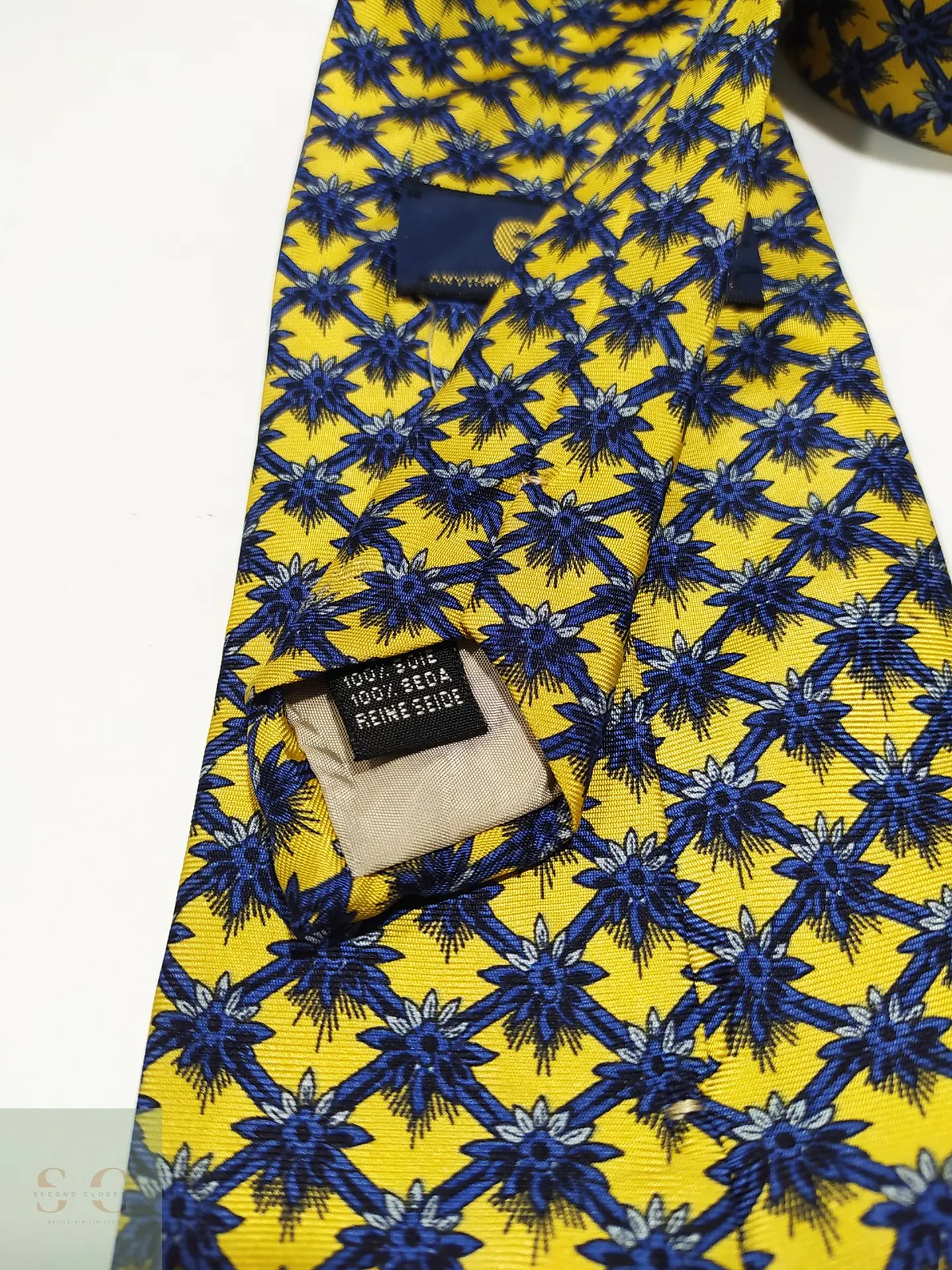 Corbata de Seda Amarilla con Micropatrón Geométrico Azul ect 3
