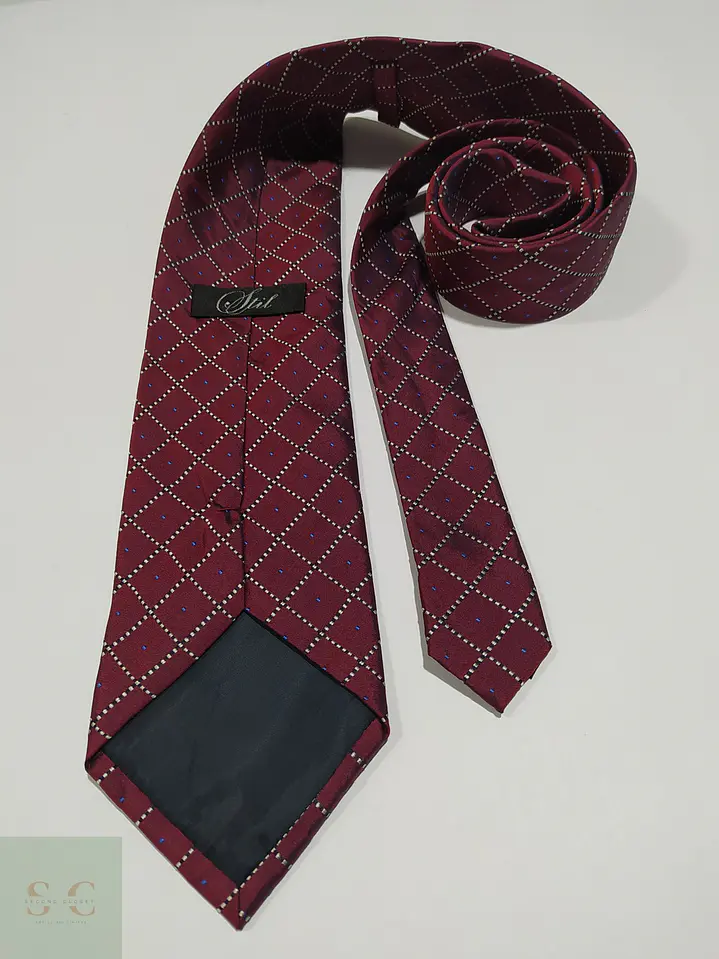 Corbata de Seda Borgoña con Patrón Geométrico de Diamantes Stil 4