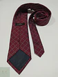 Corbata de Seda Borgoña con Patrón Geométrico de Diamantes Stil - Miniatura 4