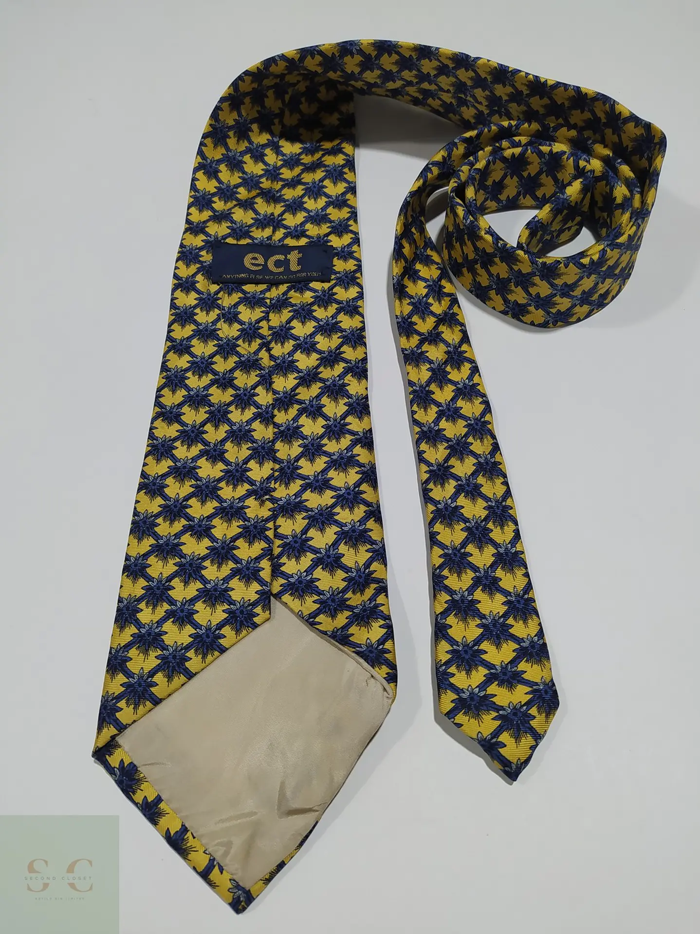 Corbata de Seda Amarilla con Micropatrón Geométrico Azul ect 4
