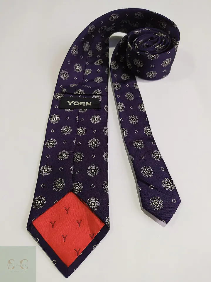 Corbata de Seda Morada con Micropatrón Floral Geométrico Yorn 4