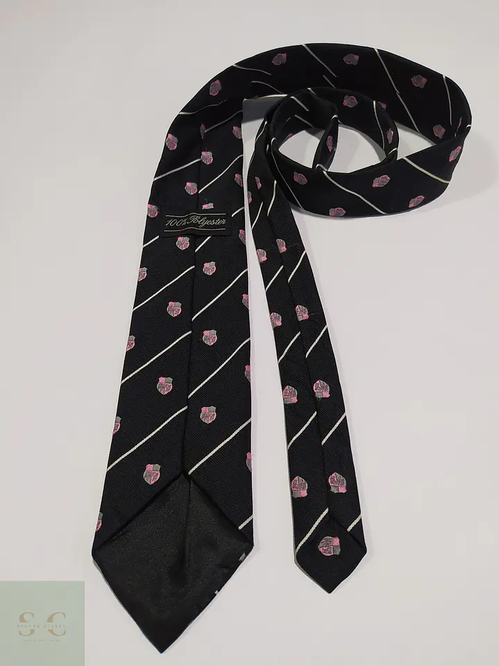 Corbata Estilo Club con Rayas Diagonales y Escudos Heráldicos 3