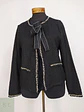 Chaqueta Tweed Bouclé Negra con Lazada Frontal y Pasamanería Talla SM - Miniatura 2