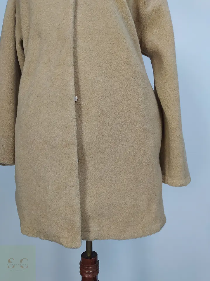 Tapado Camel Minimalista Texturizado Talla SM 4