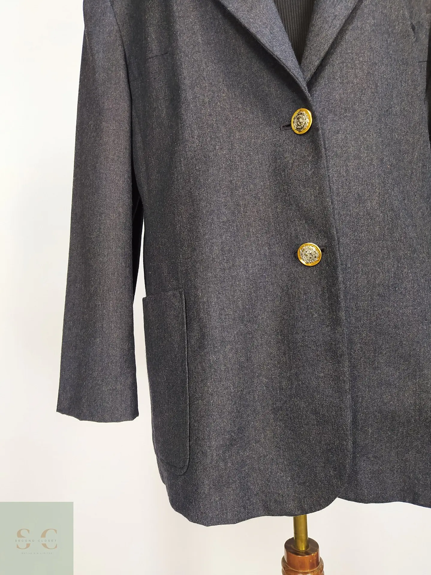 Blazer Vintage en Lana Virgen Gris Plomo con Botones Heráldicos Dorados Talla XXXL 3