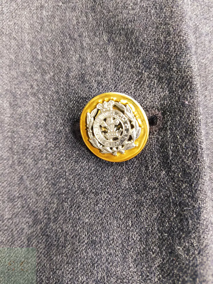 Blazer Vintage en Lana Virgen Gris Plomo con Botones Heráldicos Dorados Talla XXXL 4