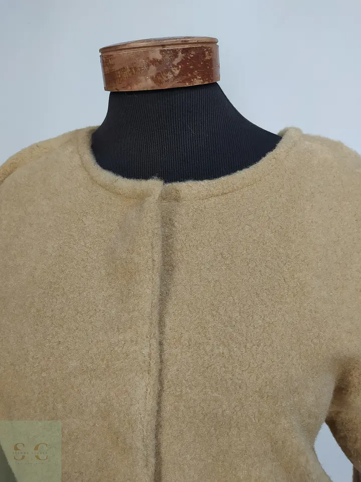 Tapado Camel Minimalista Texturizado Talla SM 6