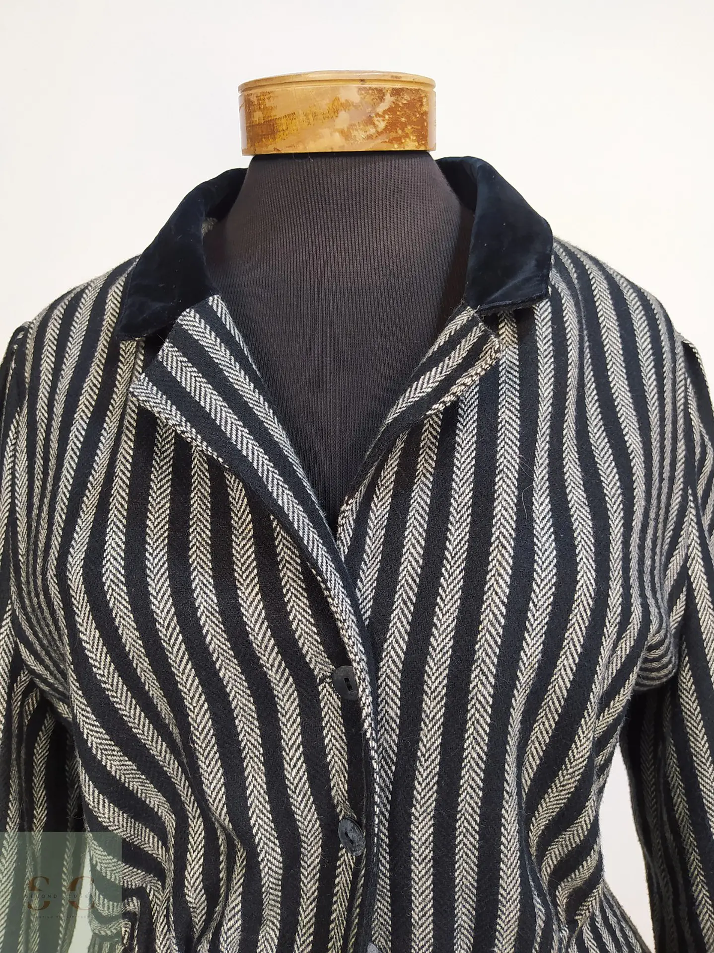 Chaqueta Vintage Miss Helen Estampado Espiga y Cuello de Terciopelo Talla SM 5