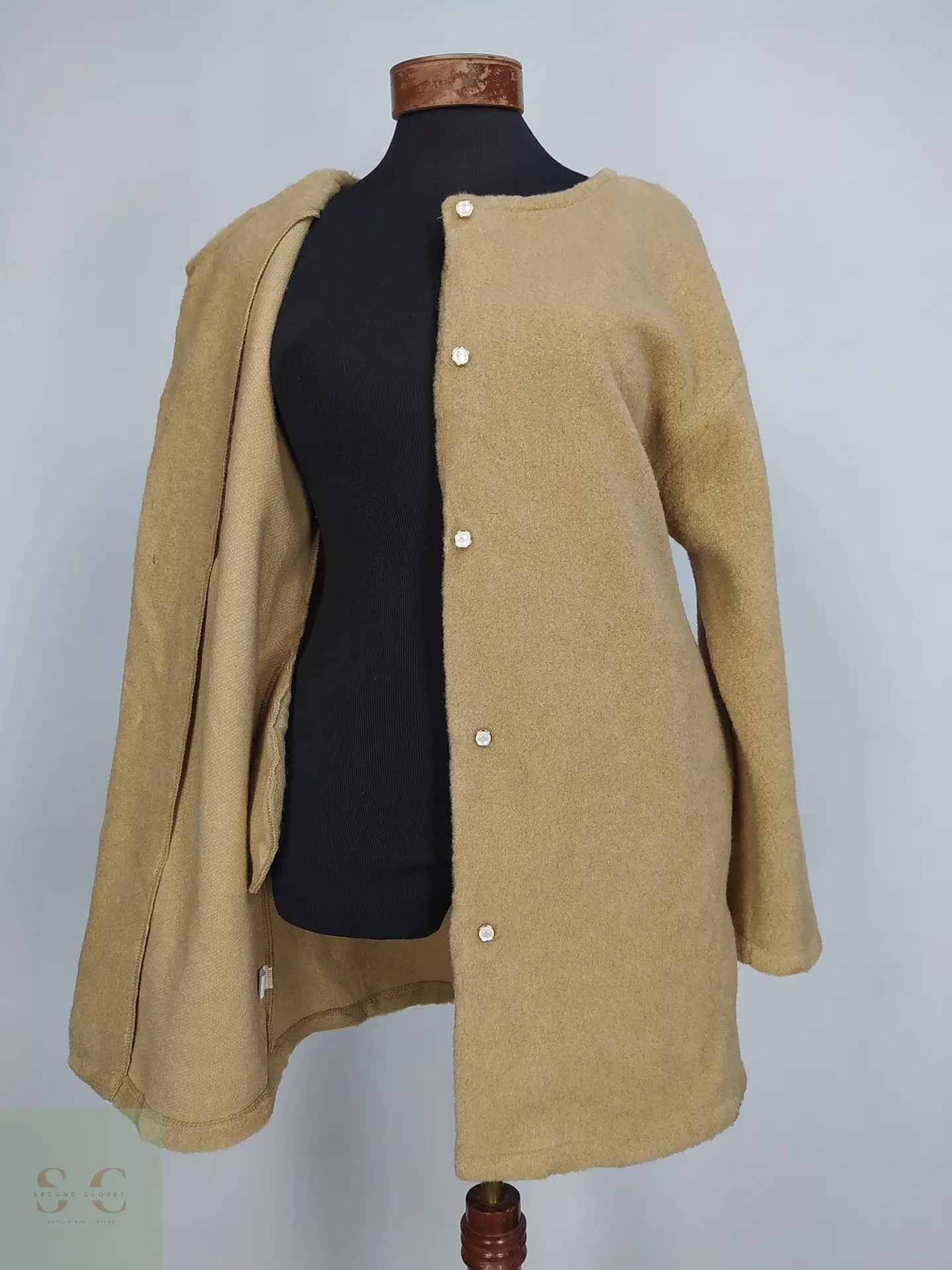 Tapado Camel Minimalista Texturizado Talla SM 8