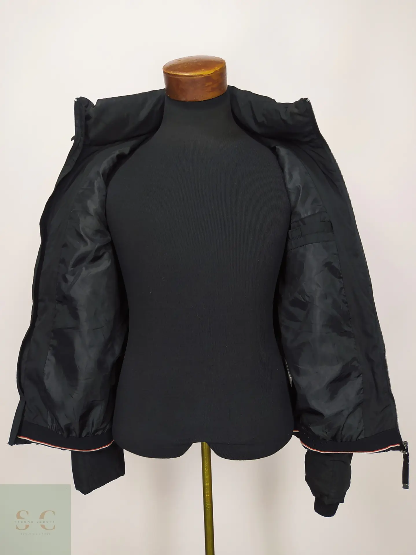 Chaqueta Acolchada Negra con Franjas Tricolor Talla S 7