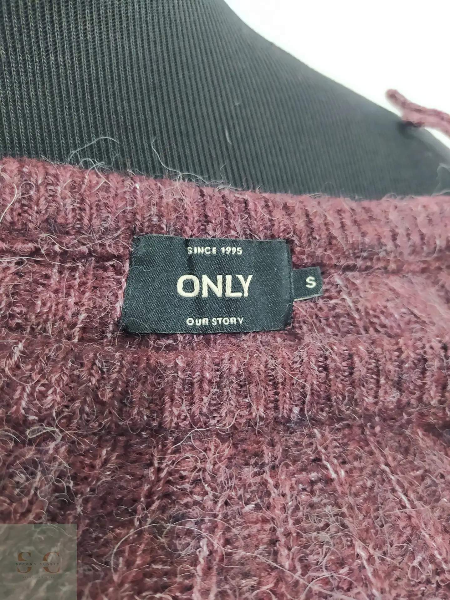 Suéter Vinotinto con Canesú Acanalado ONLY Talla S 4