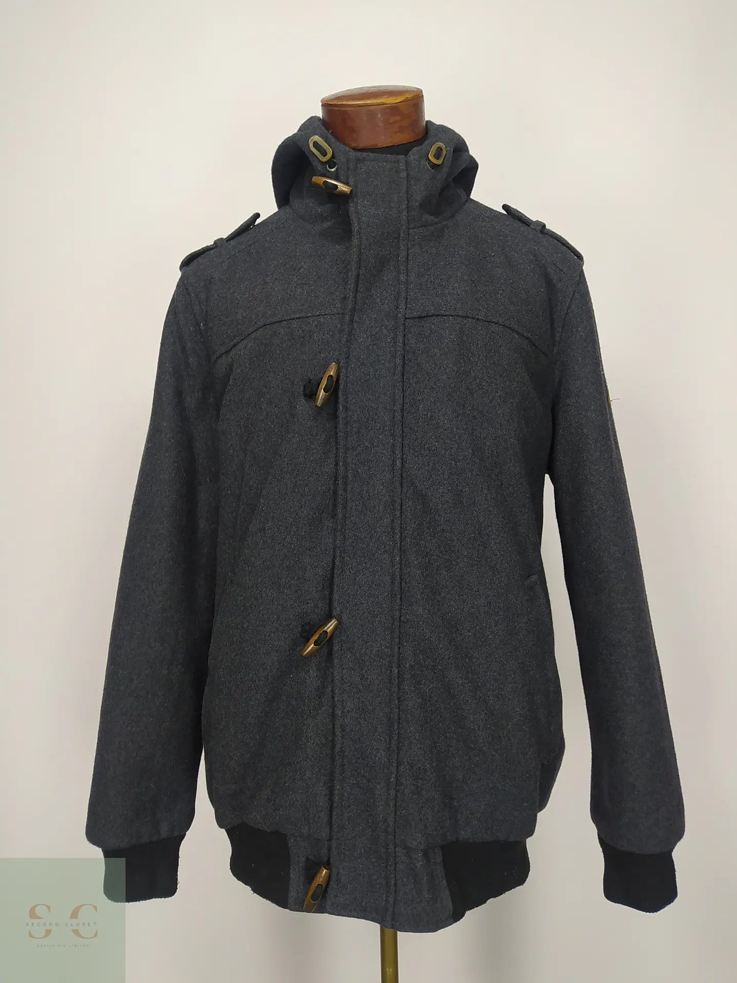 Chaqueta de Paño Gris Plomo con Capucha y Alamares Talla ML 4