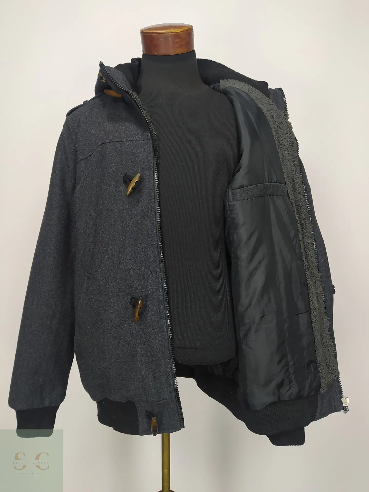 Chaqueta de Paño Gris Plomo con Capucha y Alamares Talla ML 8
