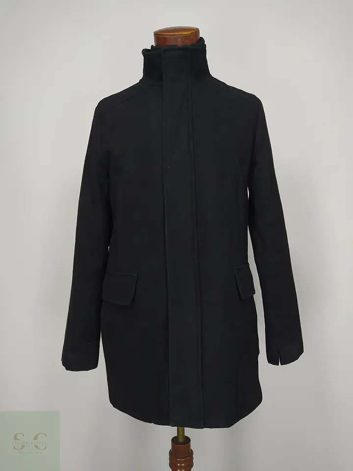 Abrigo negro Calvin Klein Detalle, descosido en la manga izquierda Talla S 2