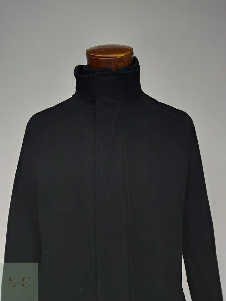 Abrigo negro Calvin Klein Detalle, descosido en la manga izquierda Talla S 3