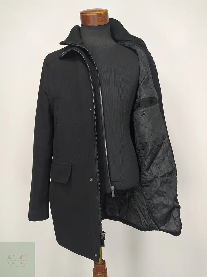 Abrigo negro Calvin Klein Detalle, descosido en la manga izquierda Talla S 8