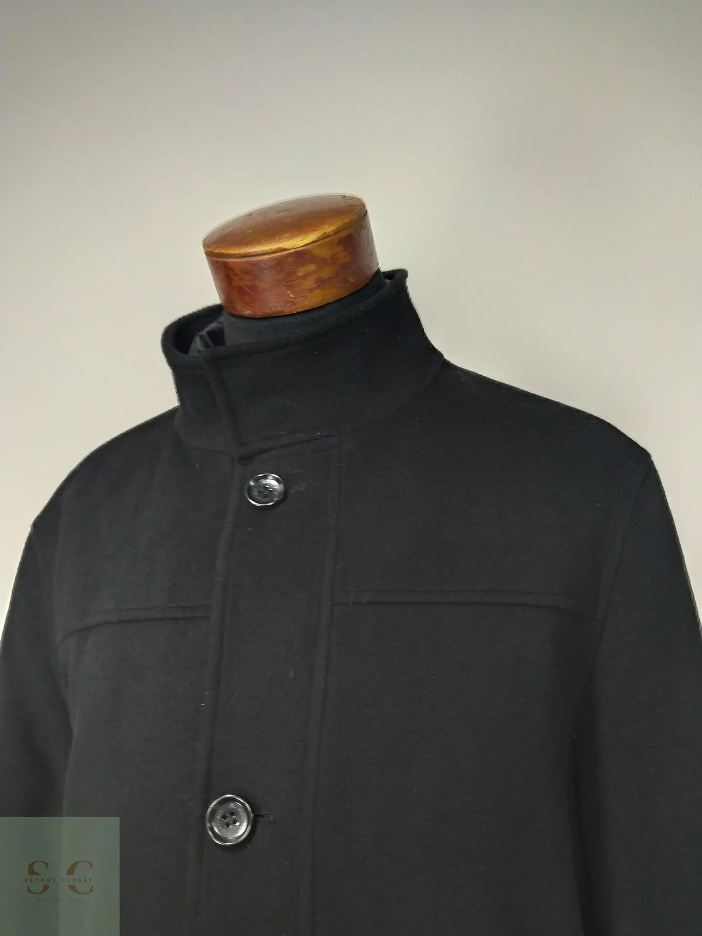 Abrigo Negro de Paño con Cuello Chimenea Christian Berg Talla M 4