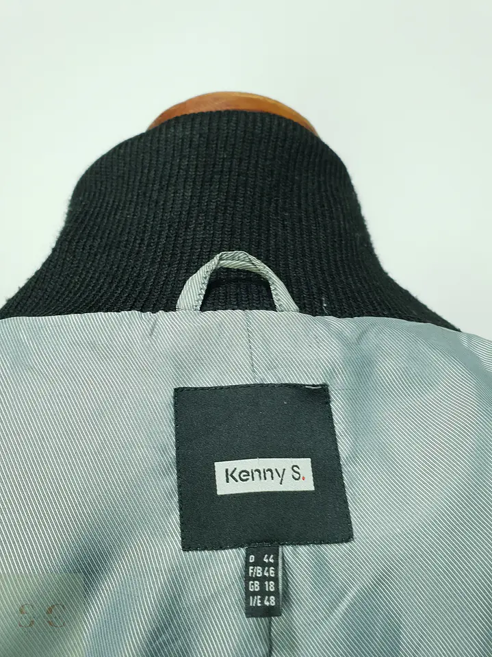 Abrigo Corto Urbano con Cuello Alto y Forro Contraste Kenny S. Talla S 8