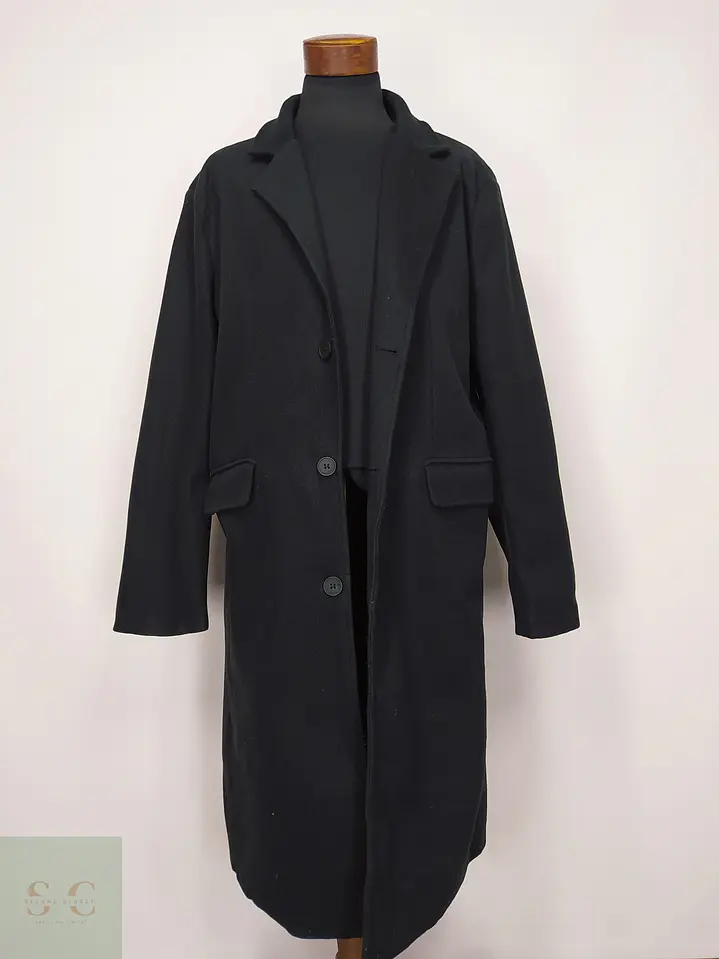 Abrigo Largo Minimalista de Botonadura Simple Talla XXXL 2
