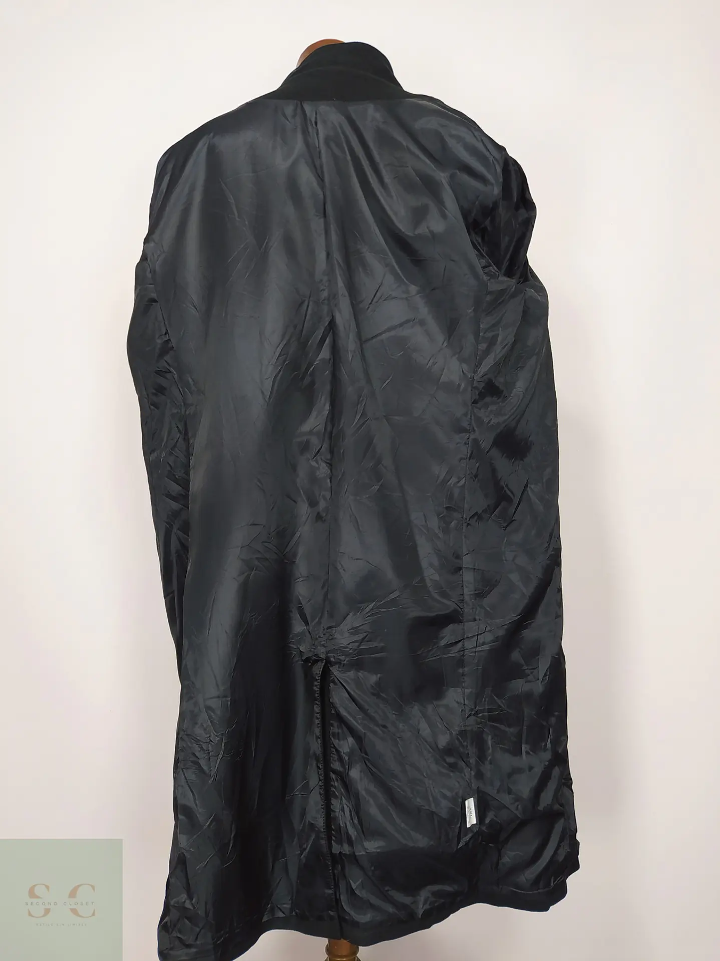 Abrigo Largo Minimalista de Botonadura Simple Talla XXXL 8