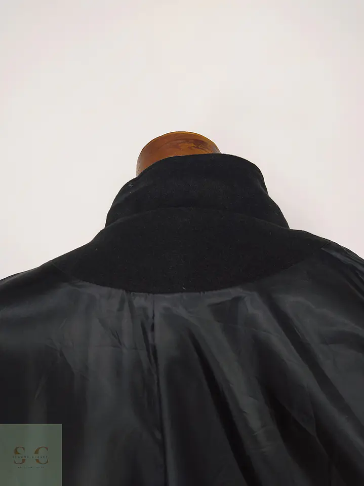 Abrigo Largo Minimalista de Botonadura Simple Talla XXXL 9