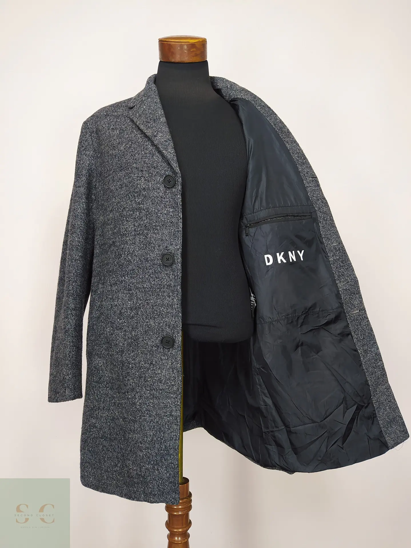 Abrigo Recto en Paño Texturizado Melange DKNY Talla L 5