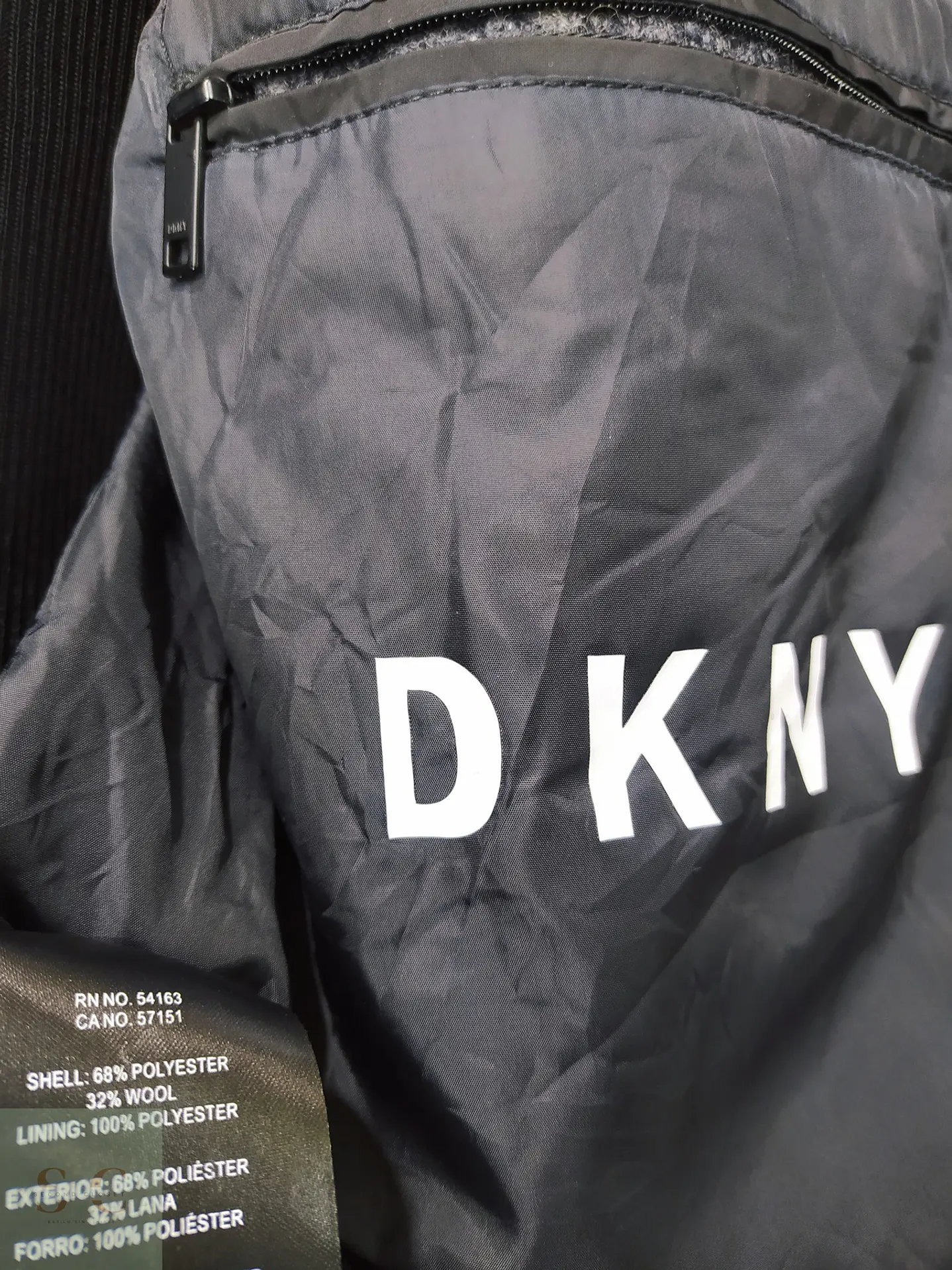 Abrigo Recto en Paño Texturizado Melange DKNY Talla L 6