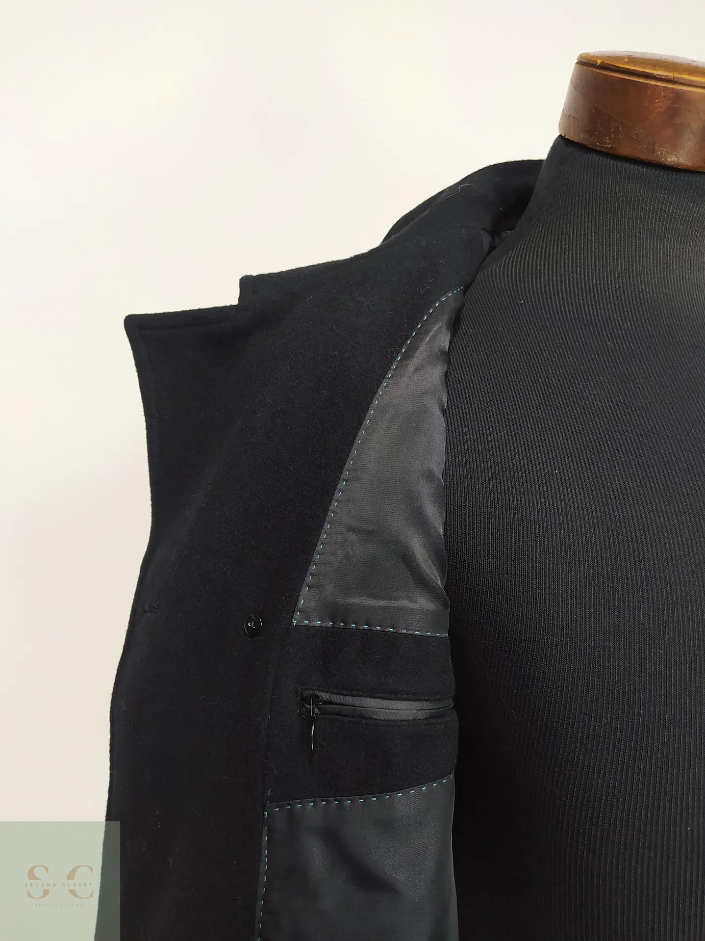 Abrigo Peacoat Cruzado en Paño de Lana Coolwater Talla ML 6
