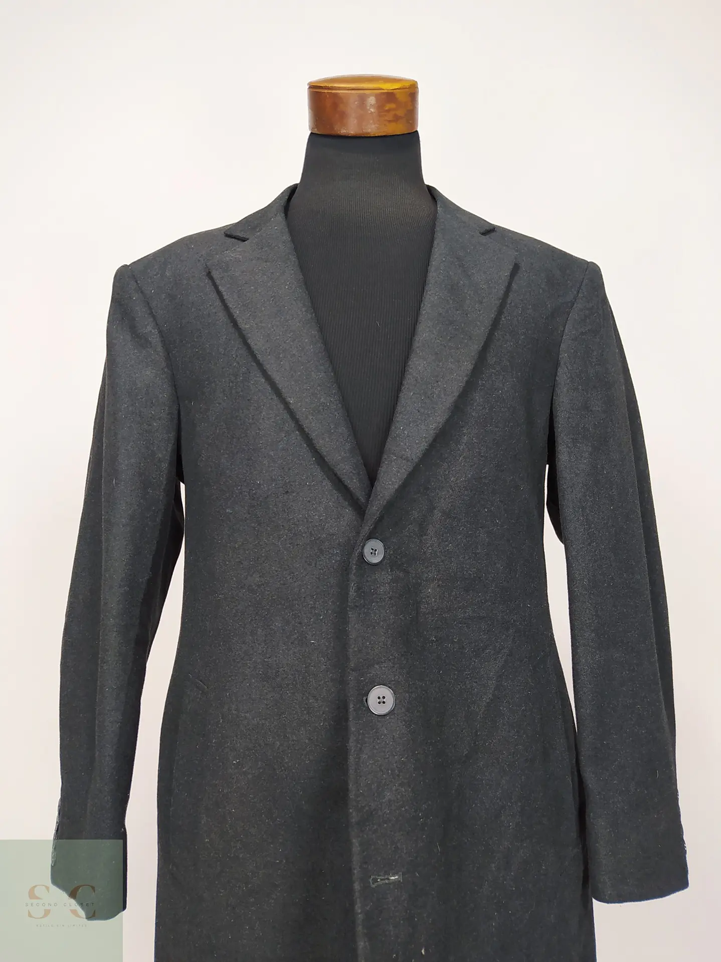 Abrigo Sartorial de Paño en Tono Gris Plomo Mobin Tailor Talla XL 2