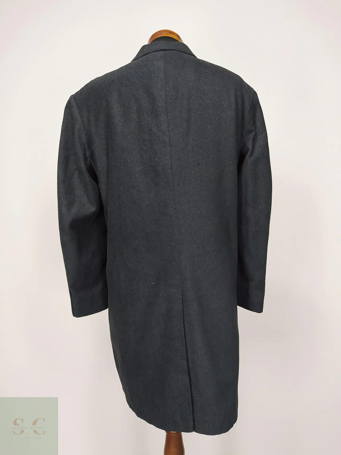 Abrigo Sartorial de Paño en Tono Gris Plomo Mobin Tailor Talla XL 6