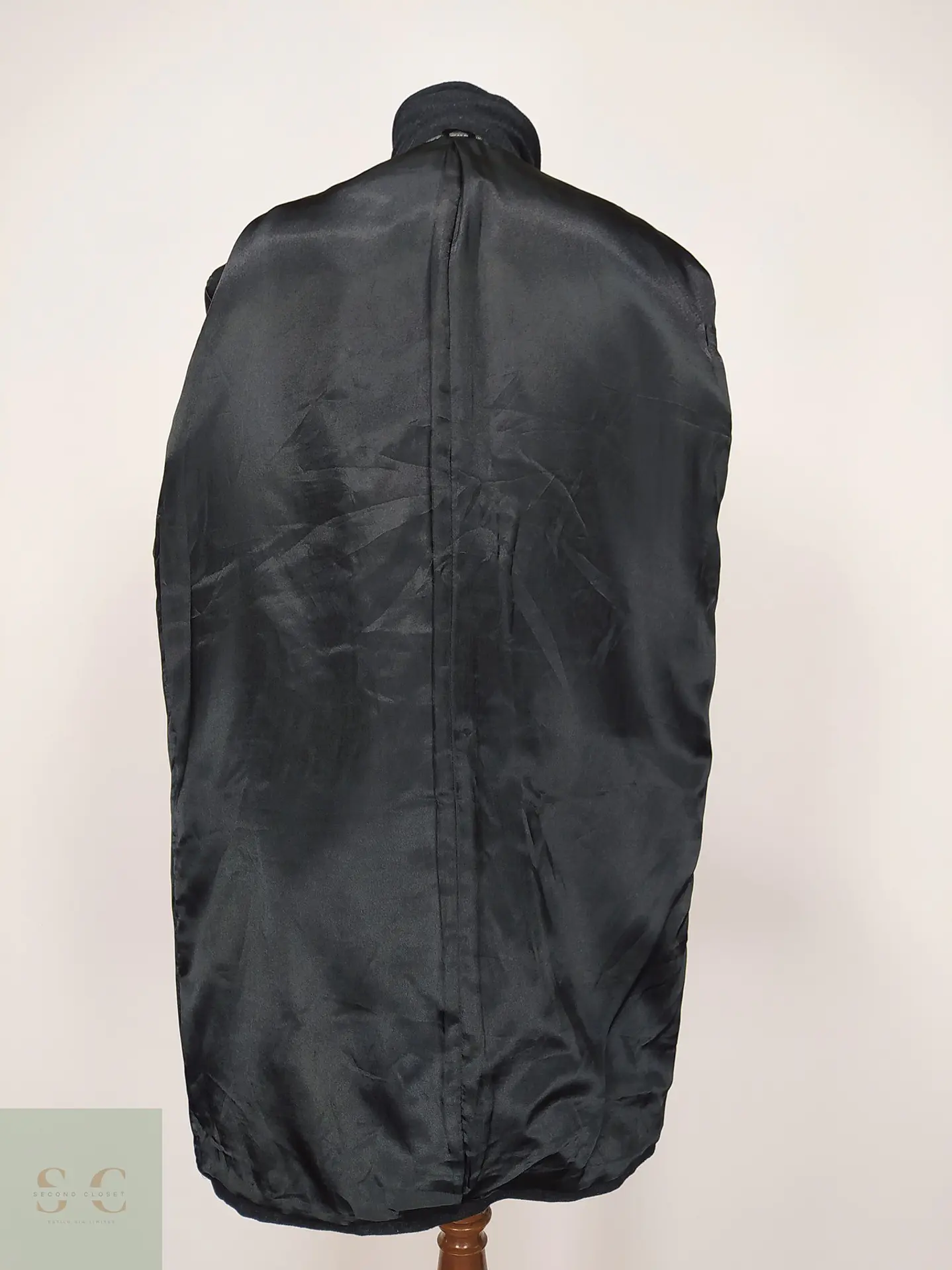 Abrigo Clásico de Paño Monocromático Stafford Talla XL 6