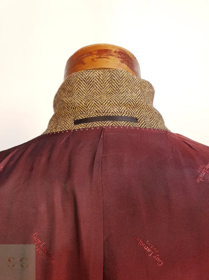 Blazer Clásico en Tweed Espigado de Cashmere y Lana Guy Laroche Talla L 8