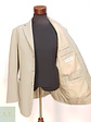 Blazer Beige con Raya Diplomática y Cierre de Tres Botones CANDA Talla XL - Miniatura 7