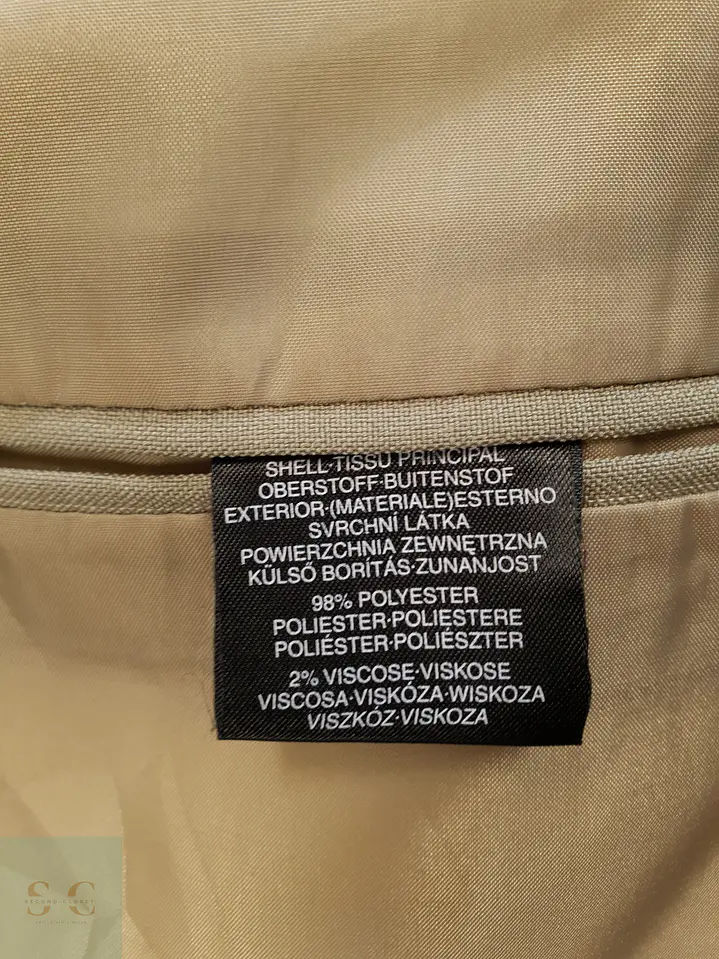 Blazer Beige con Raya Diplomática y Cierre de Tres Botones CANDA Talla XL 8