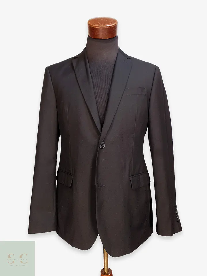 Blazer Monopecho Clásico de Tono Negro Sobrio Angelo Litrico Talla M 1