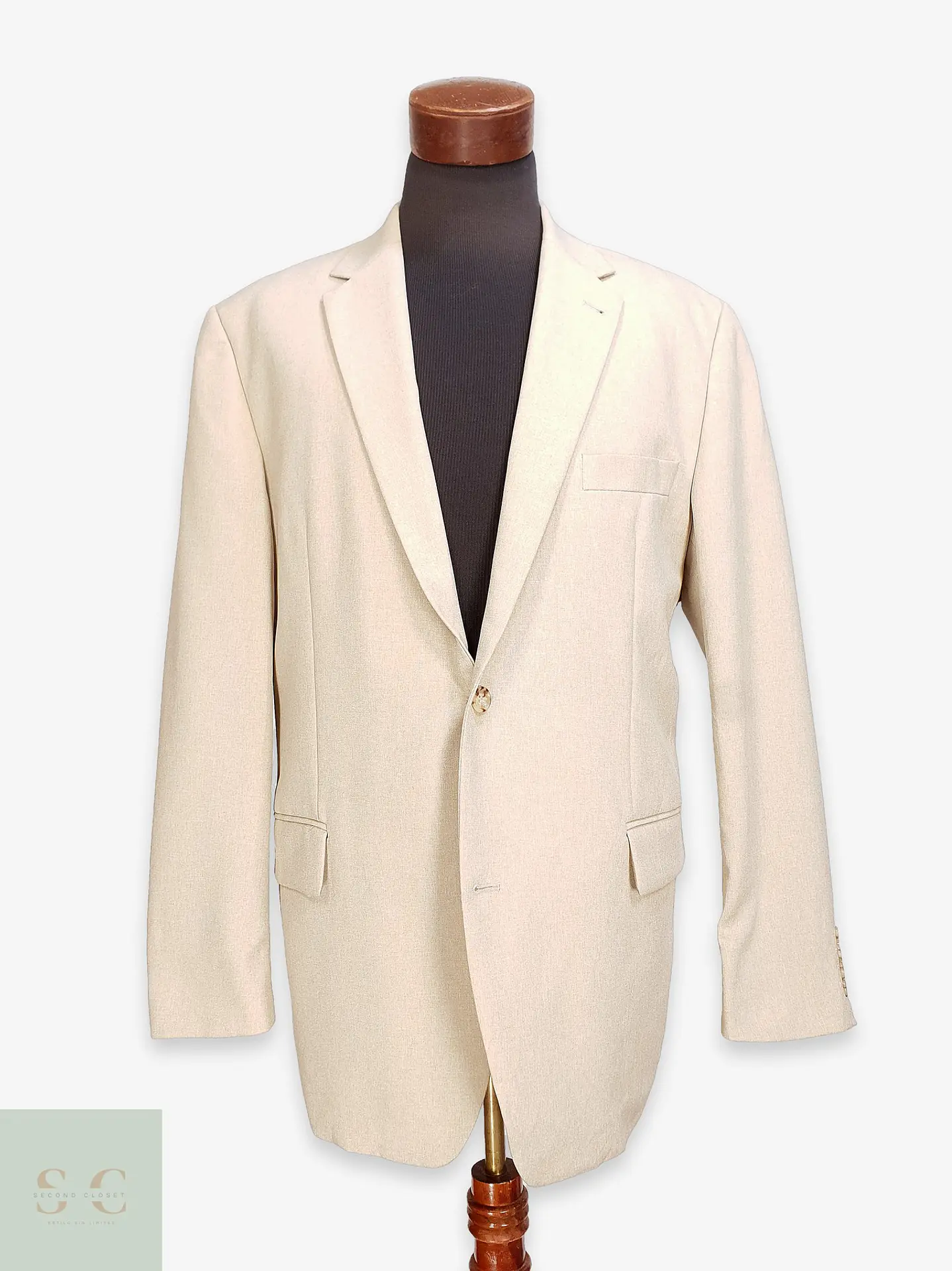 Blazer Estructurado Tono Beis de Solapa Muesca C.A.N.D.A Collection at C&A Talla XL 1