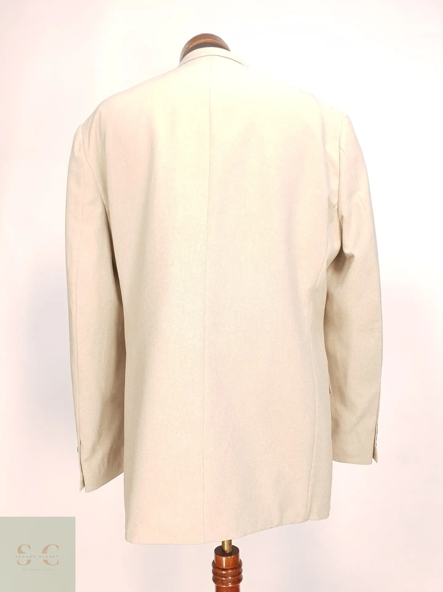 Blazer Estructurado Tono Beis de Solapa Muesca C.A.N.D.A Collection at C&A Talla XL 8