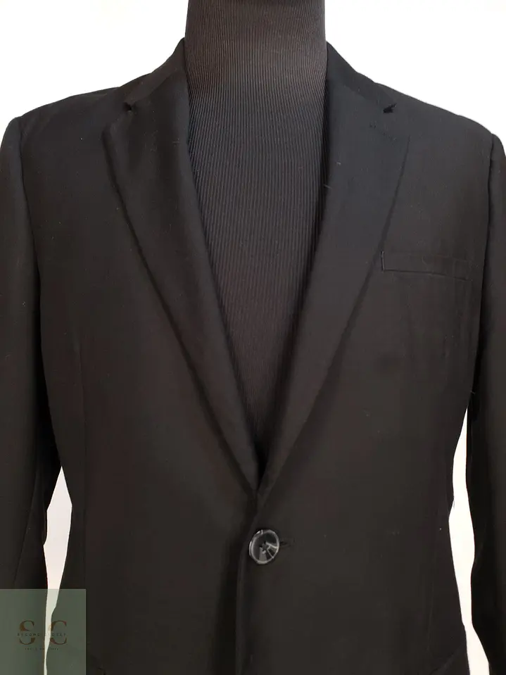 Blazer Negro Slim Fit de Corte Moderno Angelo Litrico Talla SM 3