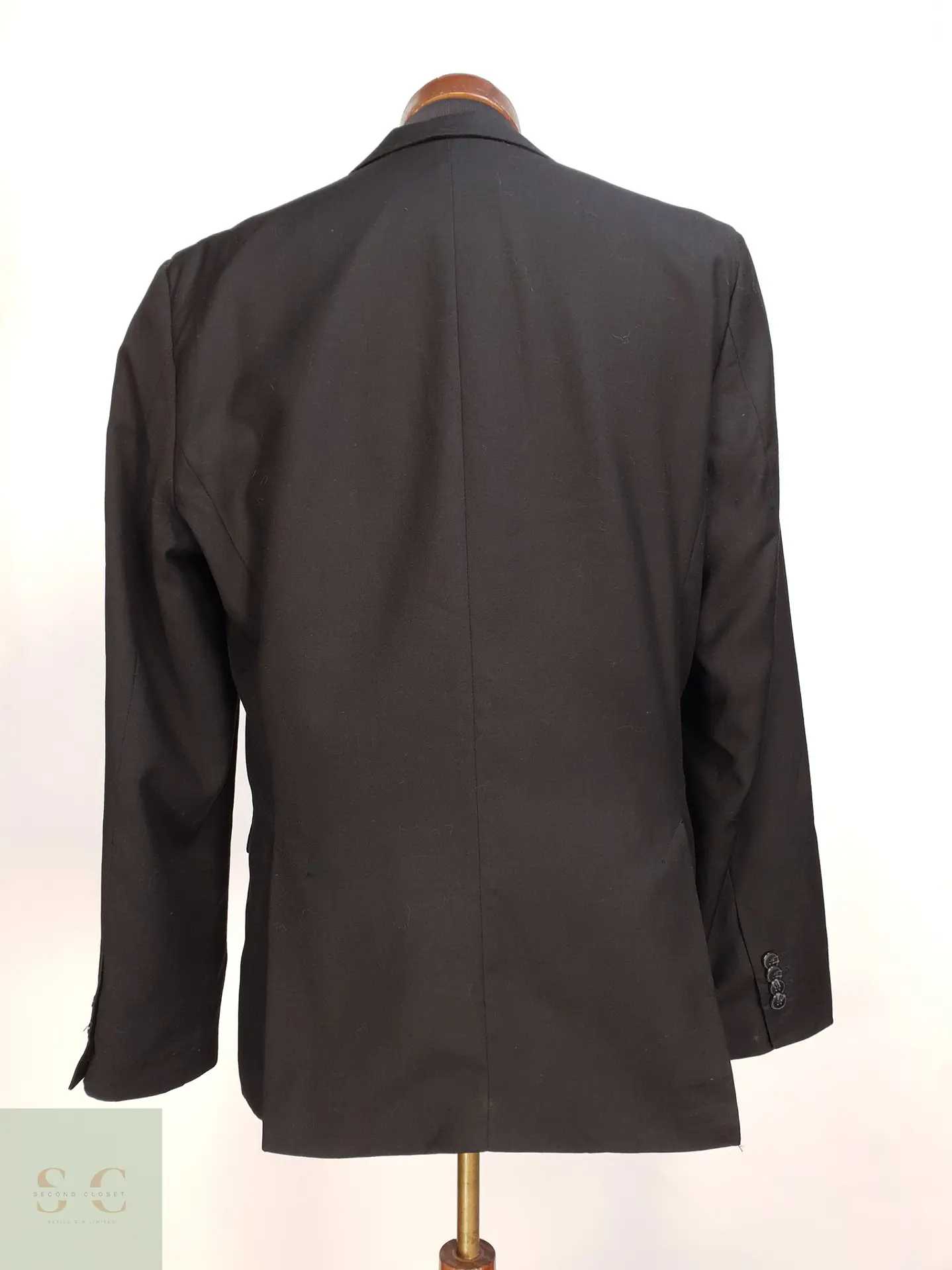 Blazer Negro Slim Fit de Corte Moderno Angelo Litrico Talla SM 8