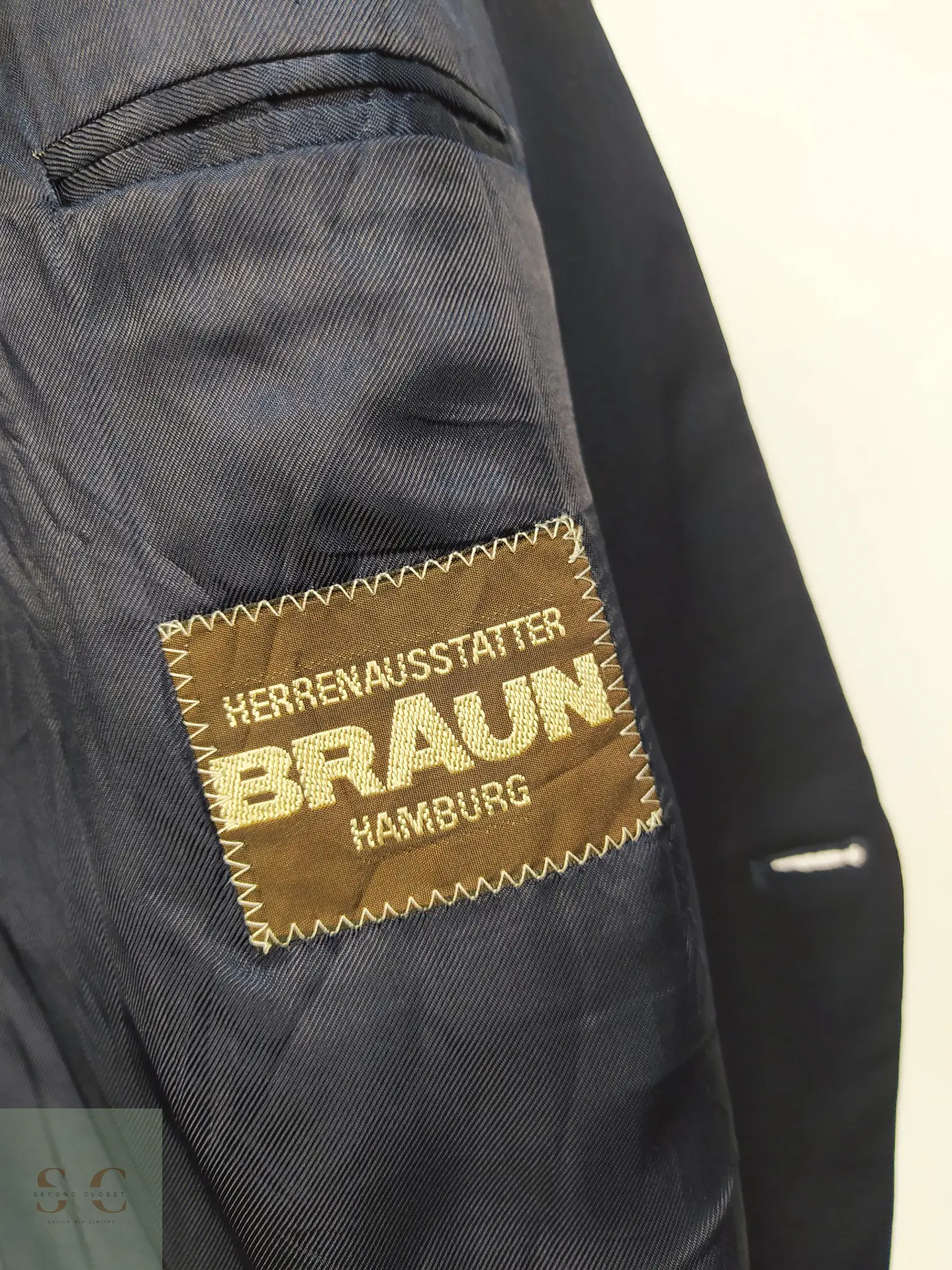 Blazer Marino Clásico en Lana Virgen con Botones Dorados Braun Hamburg Talla XXL 6
