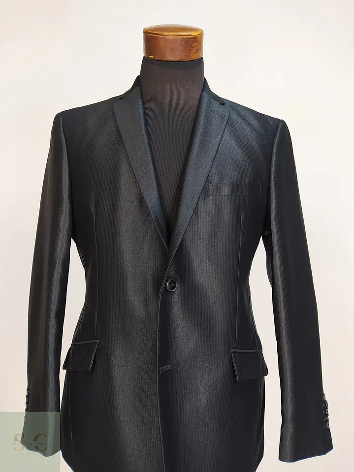 Blazer Estructurado de Tejido Chevron con Acabado Satinado Angelo Litrico Talla M 4