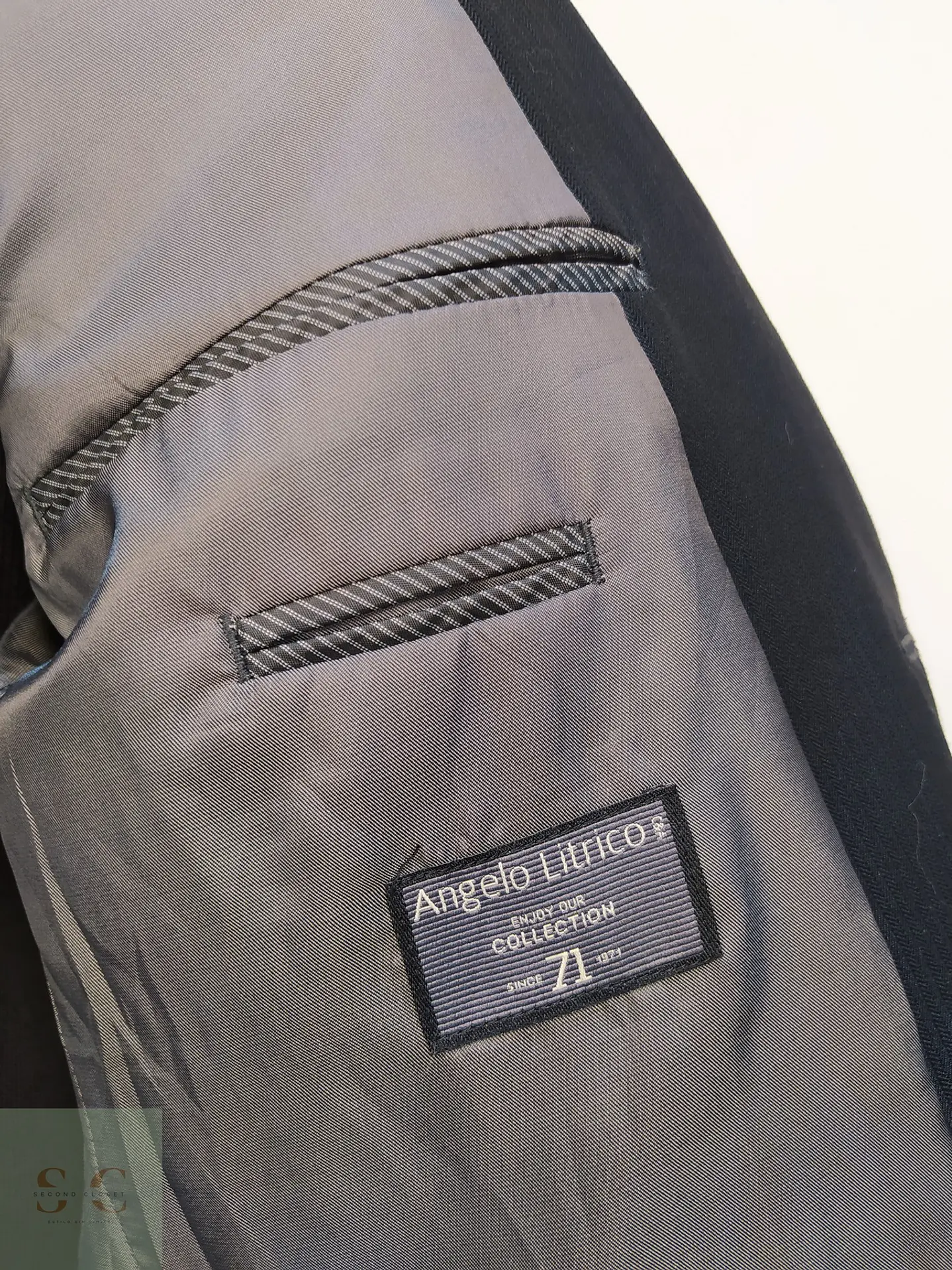 Blazer Estructurado de Tejido Chevron con Acabado Satinado Angelo Litrico Talla M 7