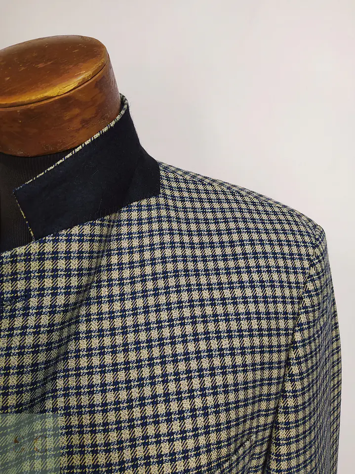 Blazer Estructurado a Cuadros Micro-Houndstooth en Lana Virgen Mario Barutti Talla ML 4