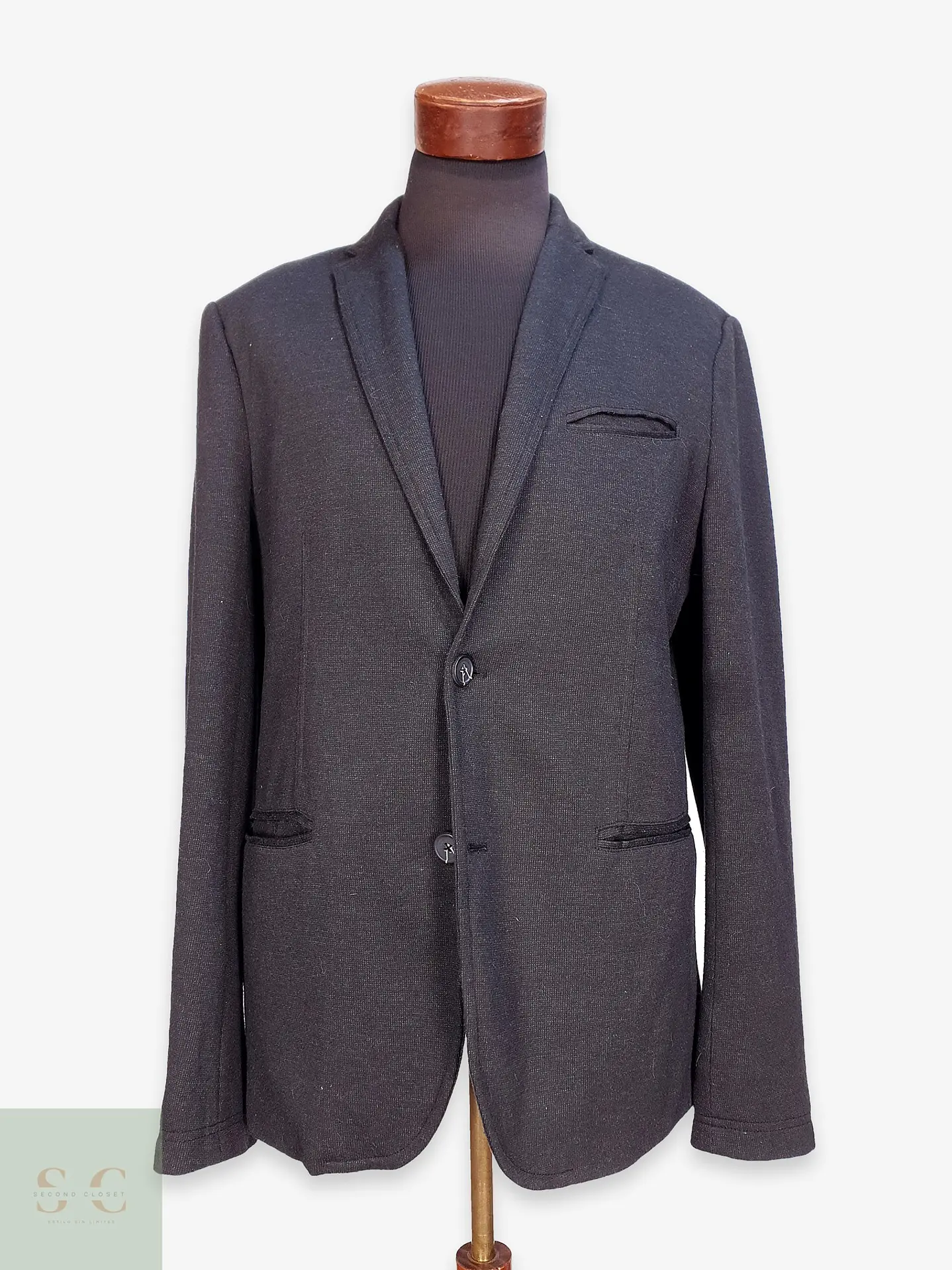 Blazer Moderno Texturizado de Punto en Tono Negro TOM Talla XL 1