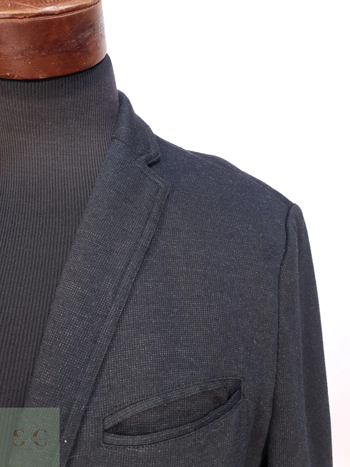 Blazer Moderno Texturizado de Punto en Tono Negro TOM Talla XL 5