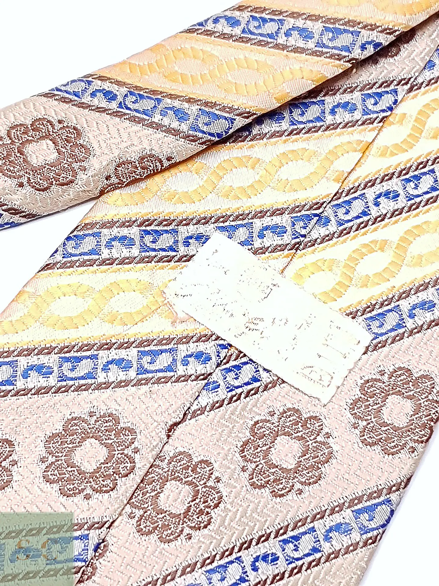 Corbata de Seda con Motivos Ornamentales y Franjas Diagonales 3