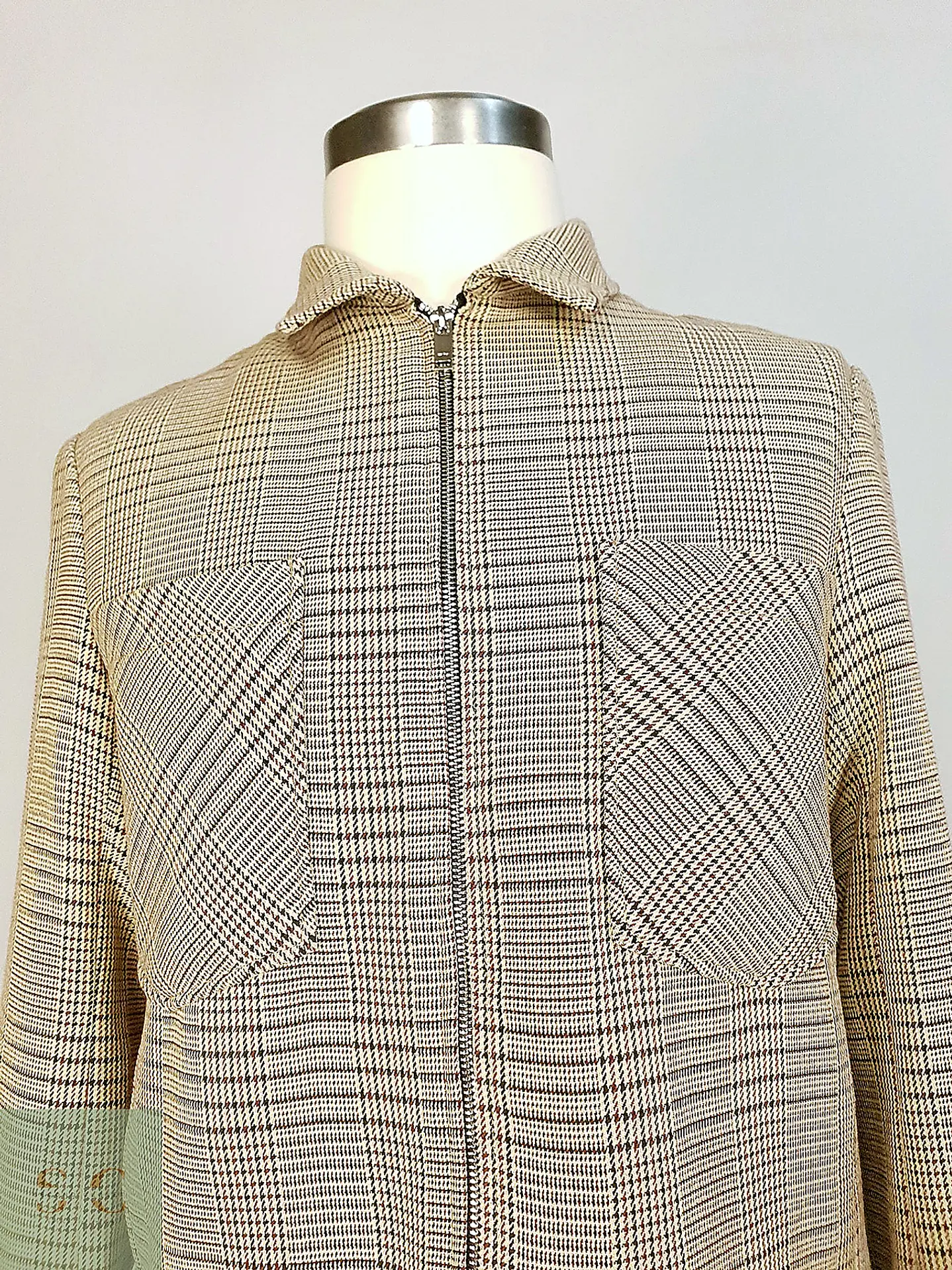 Chaqueta Corta Blouson en Cuadrillé Beige Zara Talla M 4