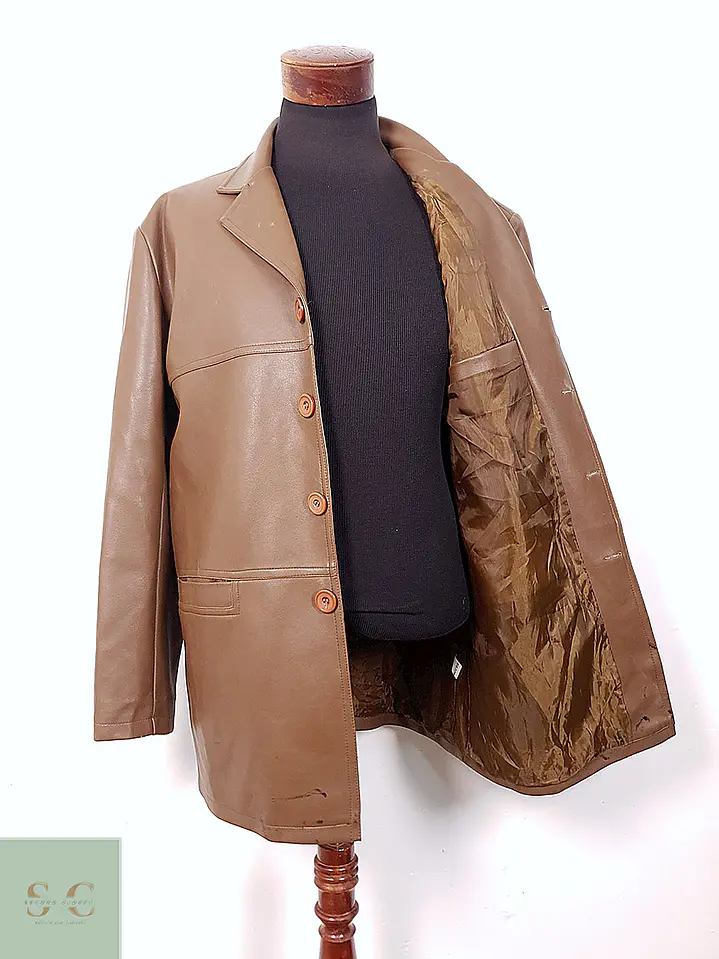 Chaqueta Recta Minimalista en Ecocuero Talla L/XL 2