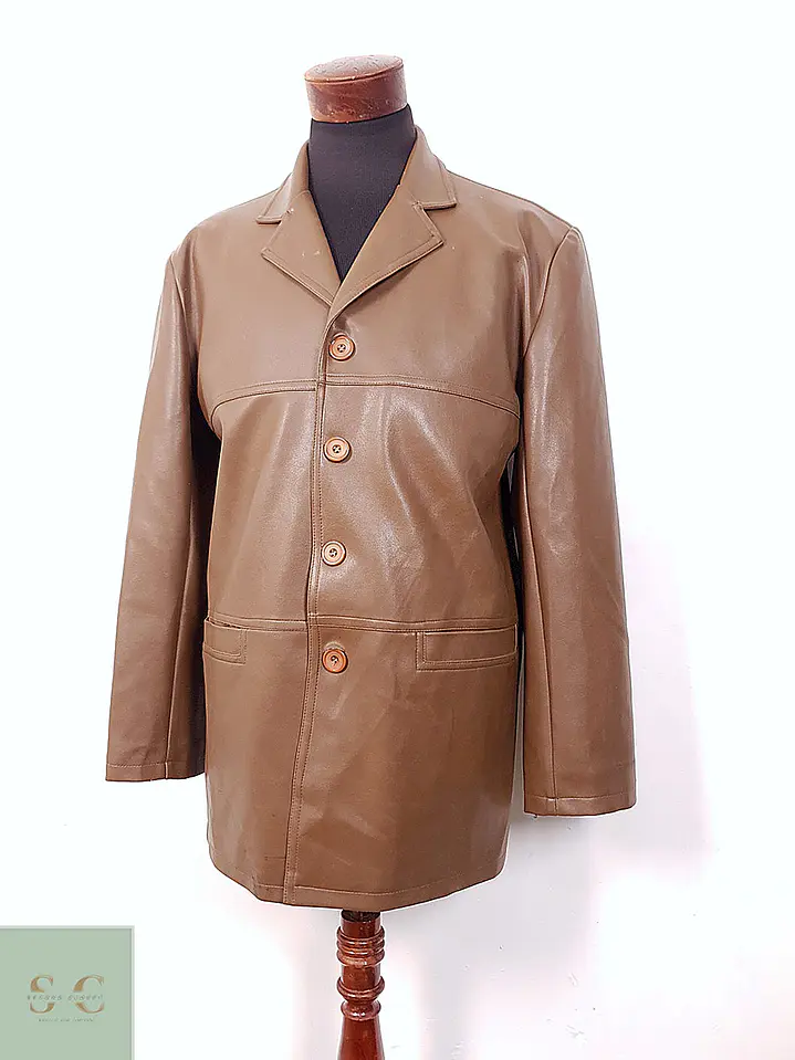 Chaqueta Recta Minimalista en Ecocuero Talla L/XL 4