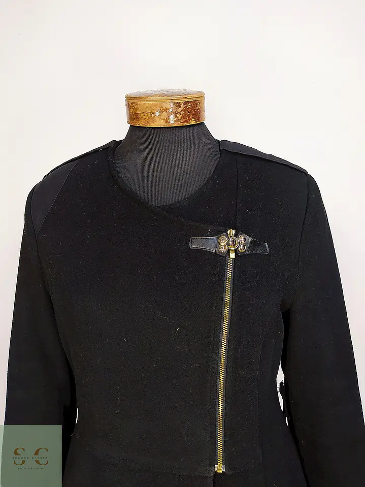 Abrigo Largo Estructurado Negro Nihan Talla SM 10